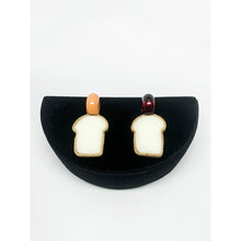 Load image into Gallery viewer, Jimmy C Glass - Peanut Butter &amp; Jelly Love Pendant Set
